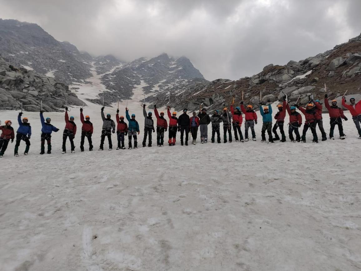 Mars Monkey Hostel & Cafe Manali  Exterior photo